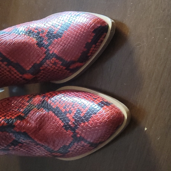 NWT 100% Leather ankle booties women's snakeskin Italy Designer Boots Shoes Red - Picture 4 of 12